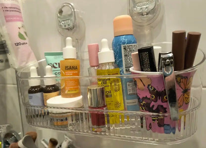 Prateleira com varios produtos